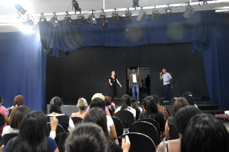 Servidores da prefeitura assistem palestra sobre empoderamento feminino Servidores da prefeitura assistem palestra sobre empoderamento feminino
